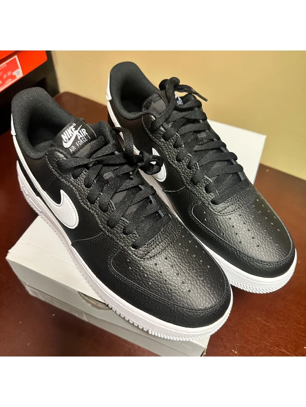 Nike Air Force 1 '07 Low Black White Pebbled Leather Men's CT2302-002 Sz 10.5
